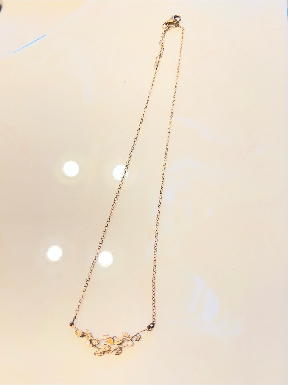 Delicate Gold Leaf Pendant Necklace - Women Jewelry